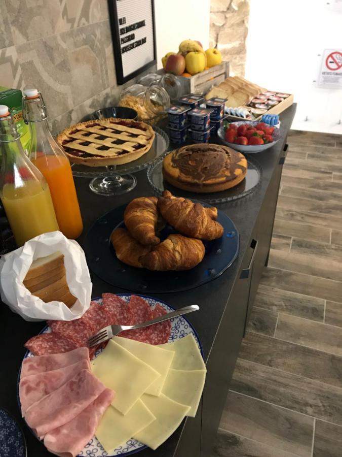 Holiday Guesthouse Σαλέρνο Εξωτερικό φωτογραφία
