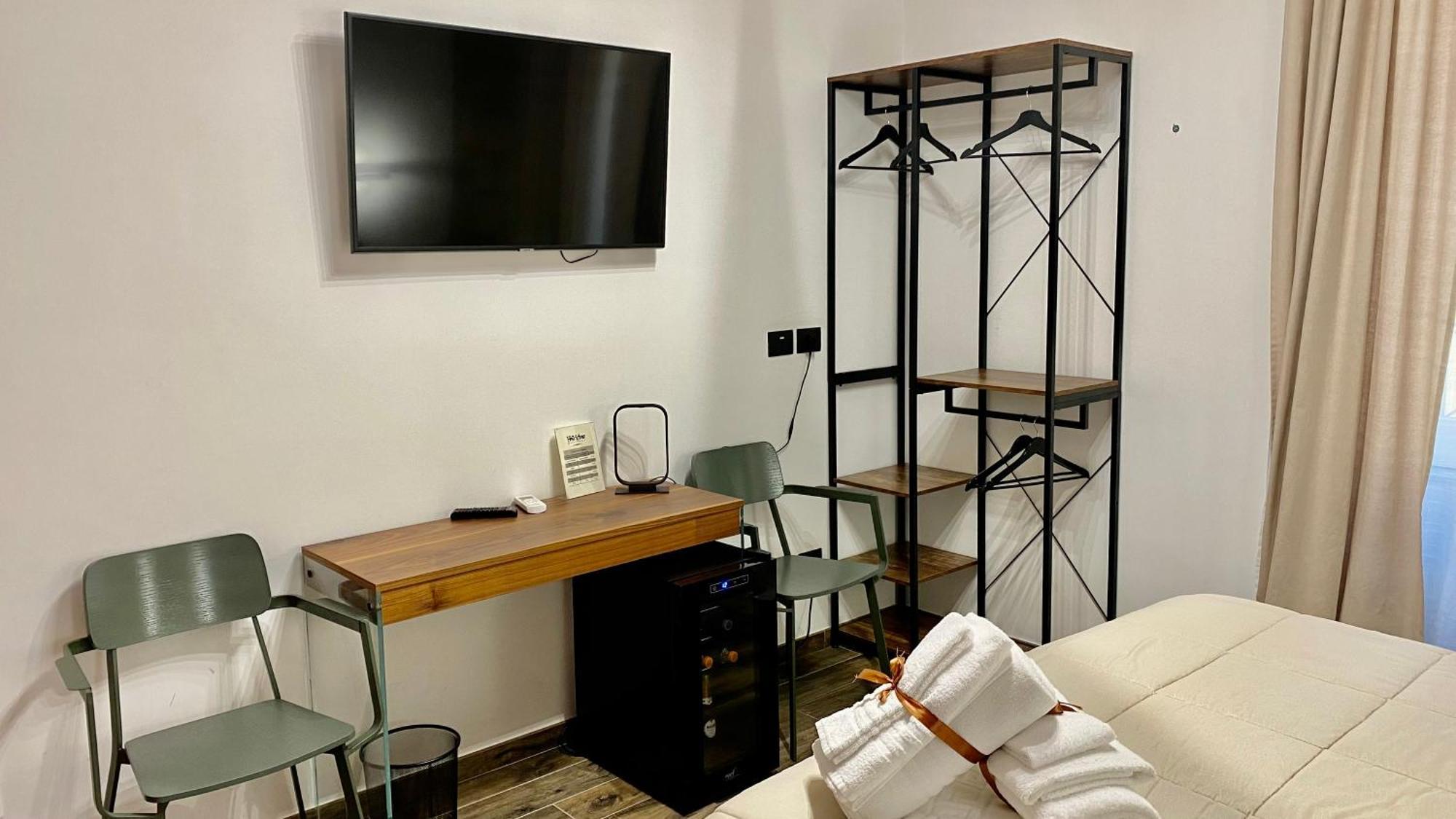 Holiday Guesthouse Σαλέρνο Δωμάτιο φωτογραφία